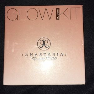 Anastasia Beverly Hills GLOW KIT ✨